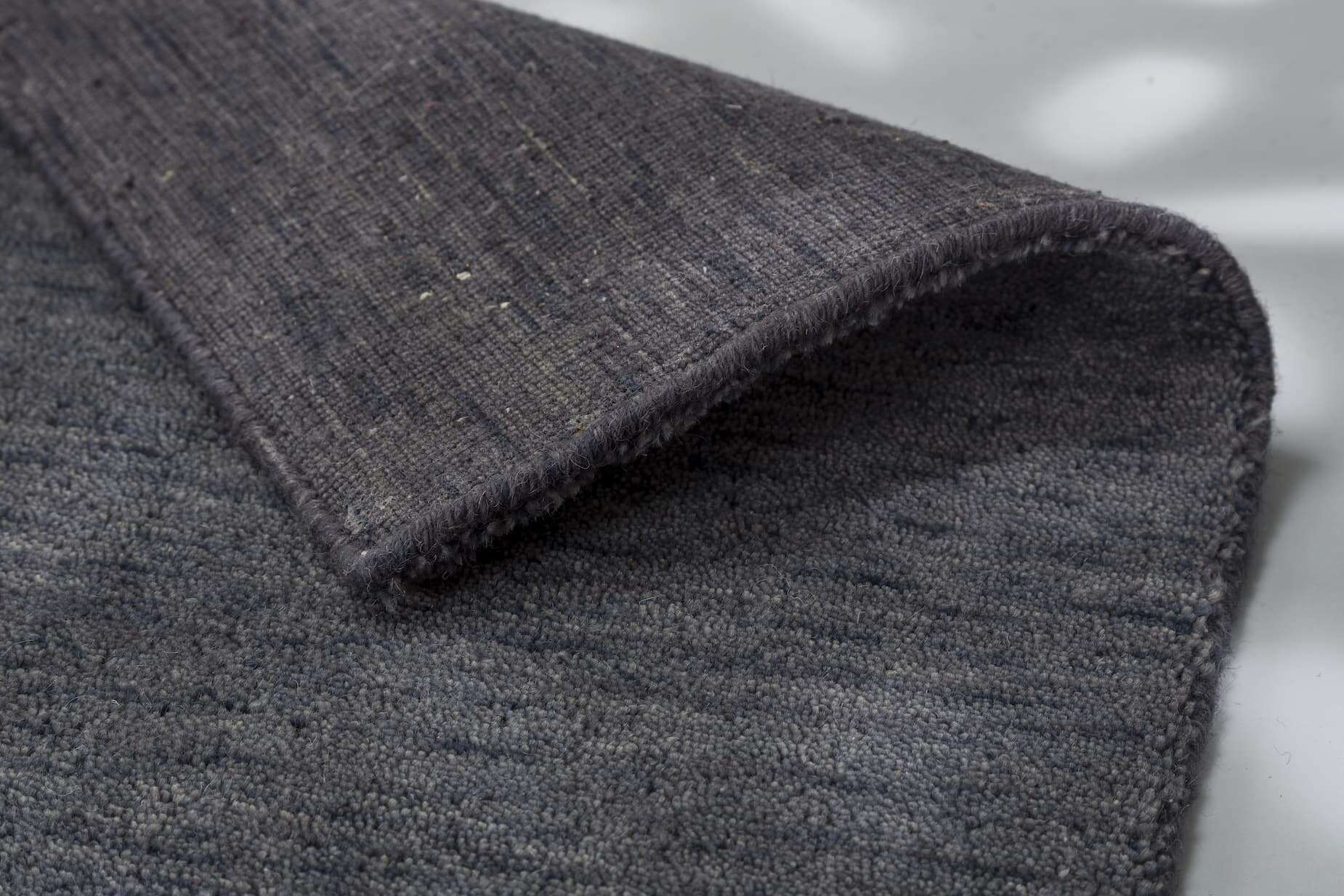 Barolo 6677 handgewebter Teppich aus Wolle blau Wunschmaß