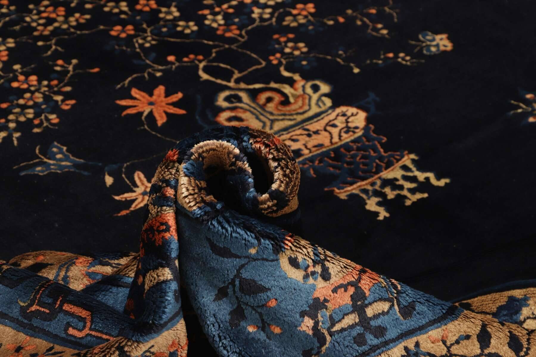 00011RSN246157 Die Farben des Teppichs variieren je nach Blickwinkel.