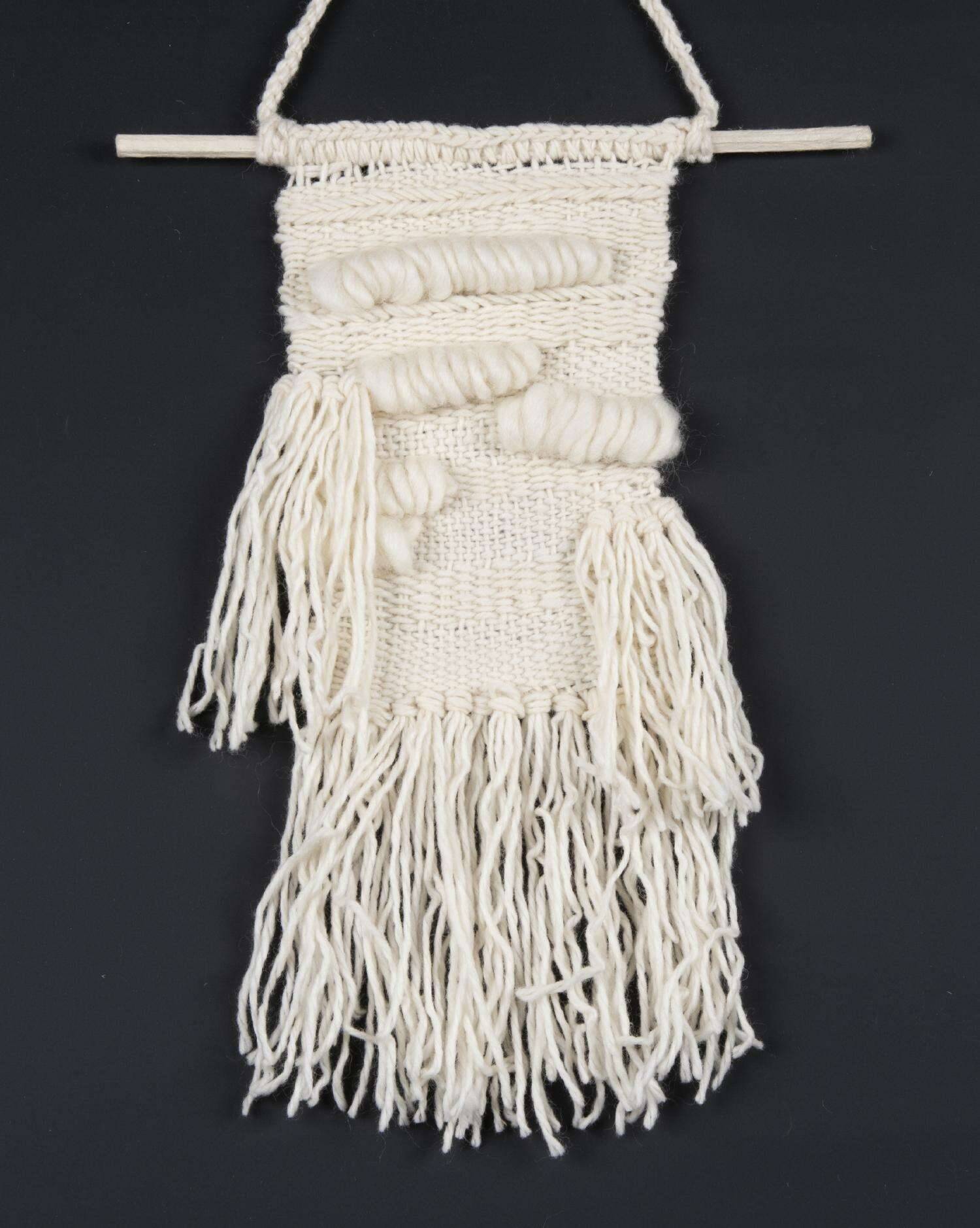 KNOTSOFLOVE_WALLART_580CREAM_418295_1 Wandteppich beige Nepal 037x070 cm Handgearbeitet