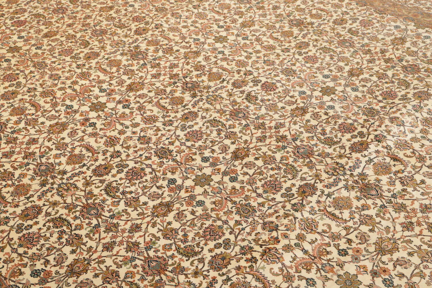 Teppich Kashmir Seide 24/24 Knüpfung 277x371 cm