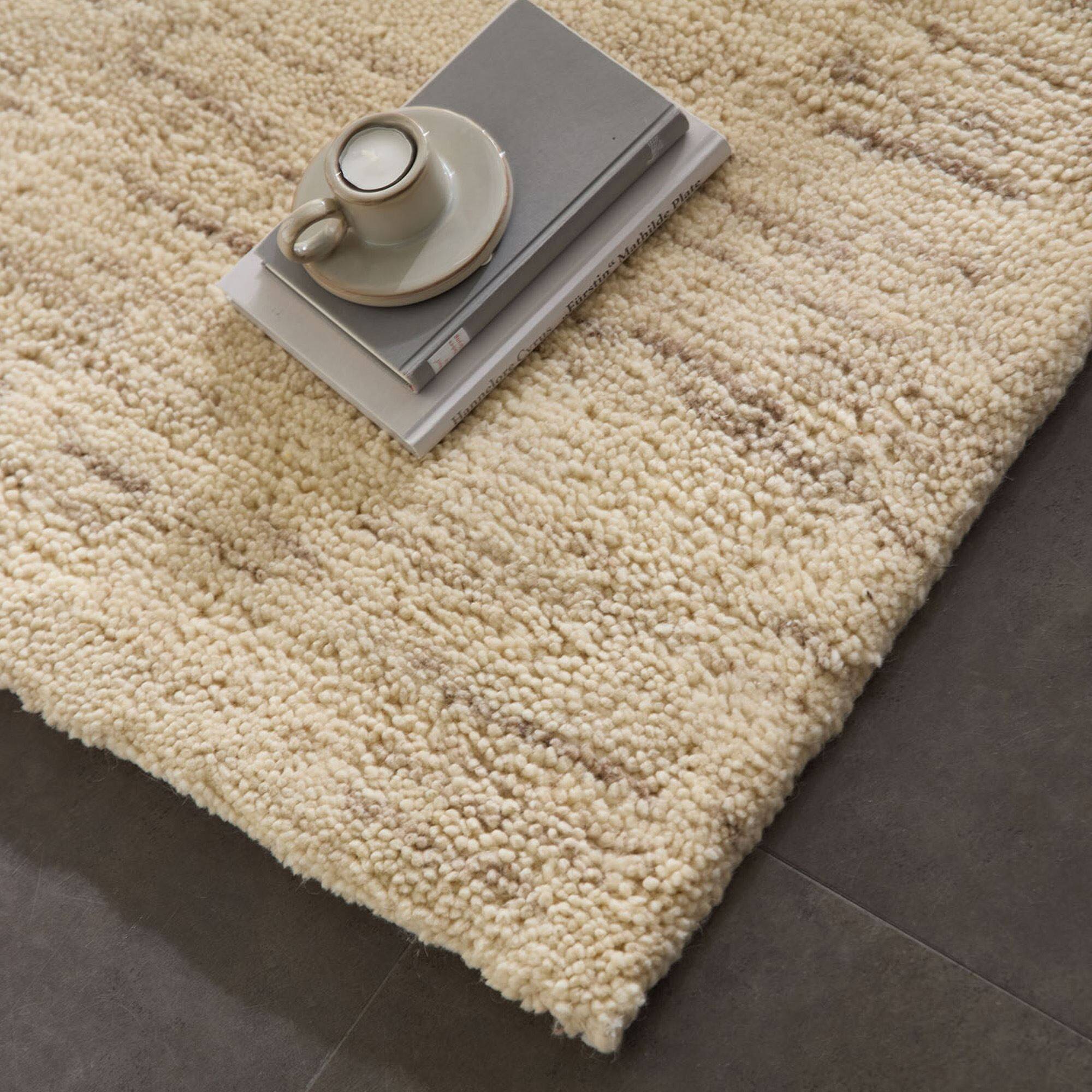 Handgeknüpfter Berber Teppich Hadj aus Marokko Schurwolle Handgeknüpfter Berber Teppich Hadj aus Marokko Schurwolle