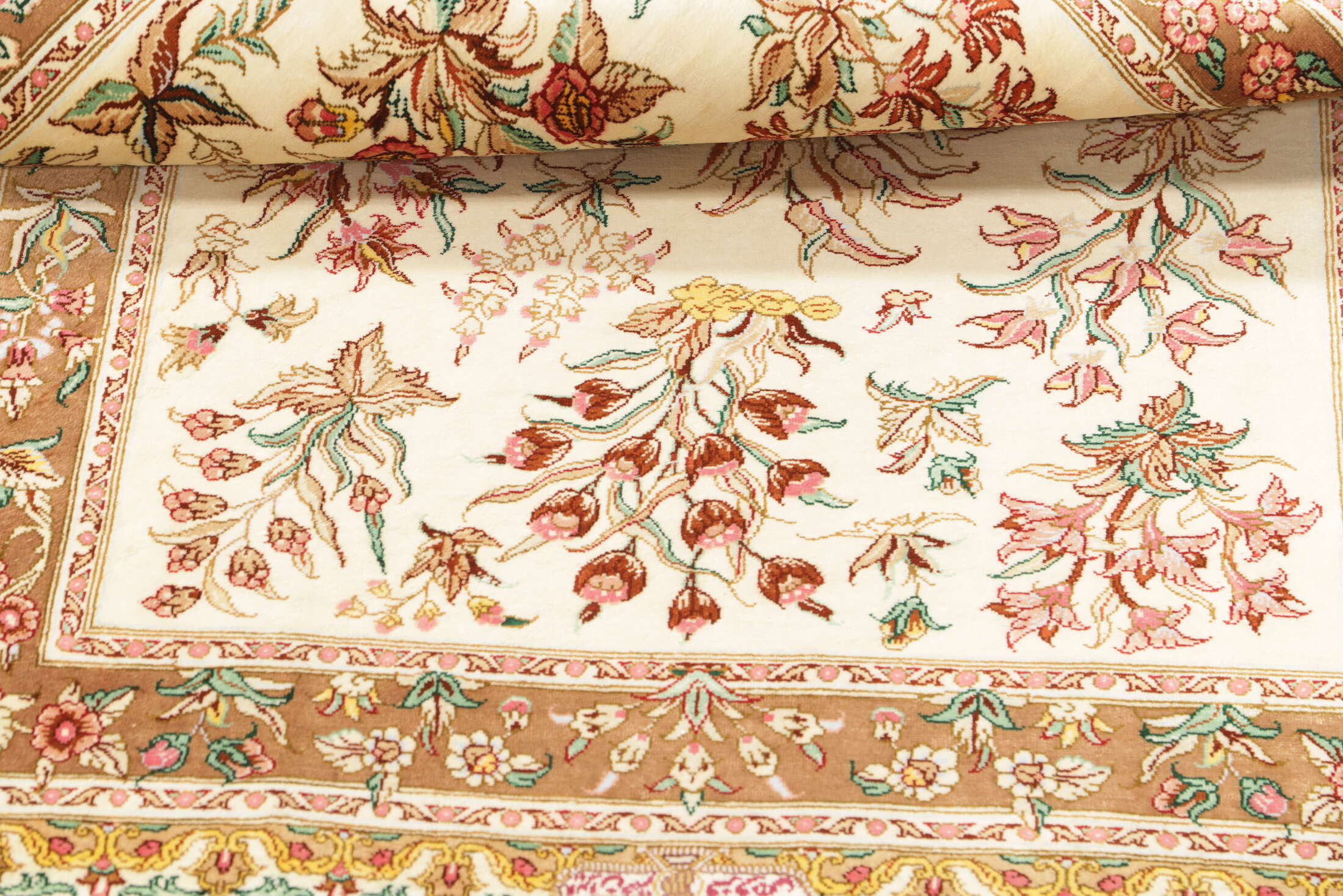 Teppich Ghom Seide ca 080x120 cm Persien Blumen Design