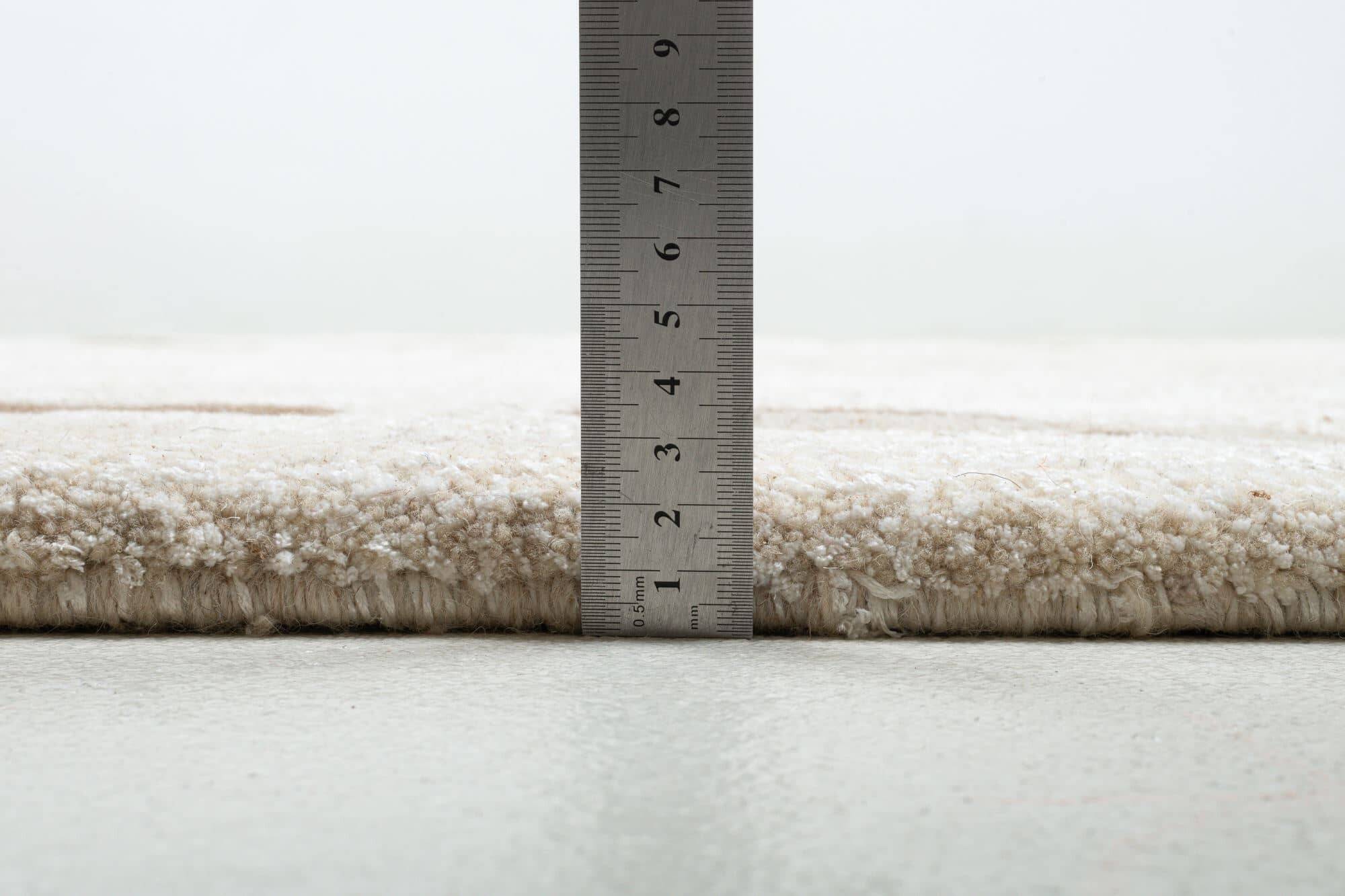 Naturteppich Cologne Silk Handgeknüpft beige 160x230cm Naturteppich Cologne Silk Handgeknüpft beige 160x230cm