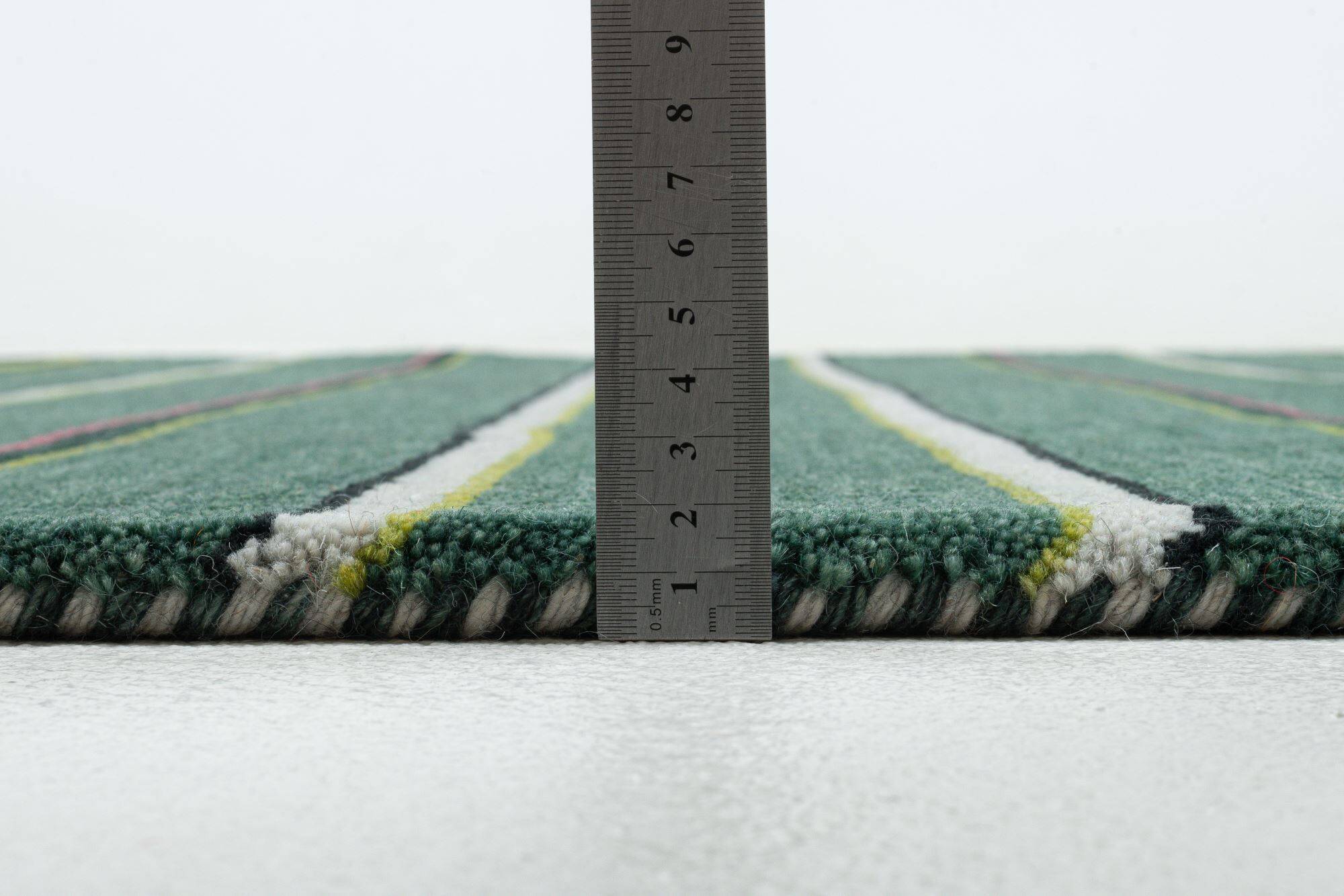 Handgewebter Teppich Haltu Super Noir Schurwolle 160x230cm Handgewebter Teppich Haltu Super Noir Schurwolle 160x230cm