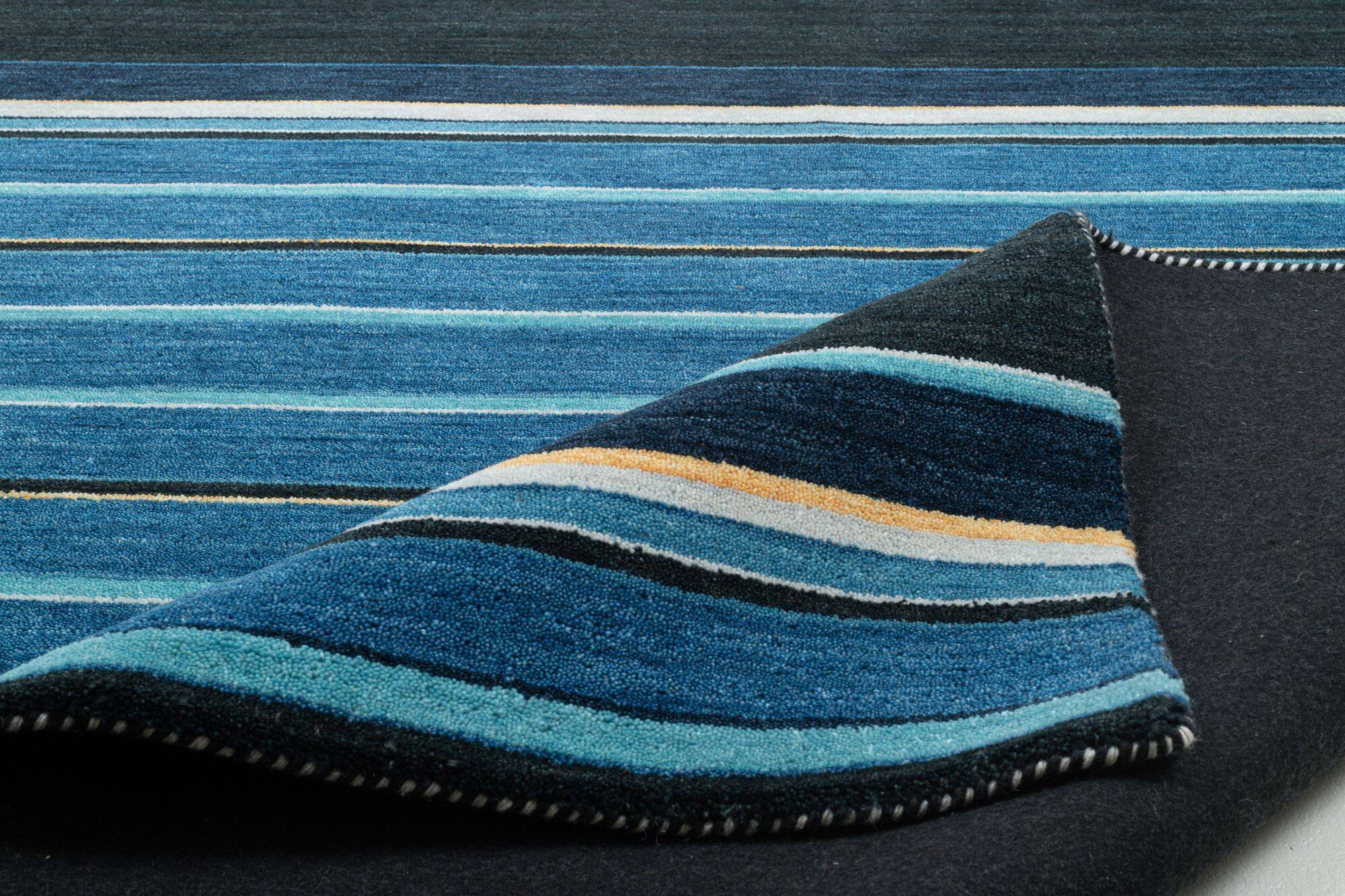 Handgewebter Teppich Haltu Super Noir Schurwolle 160x230cm Handgewebter Teppich Haltu Super Noir Schurwolle 160x230cm