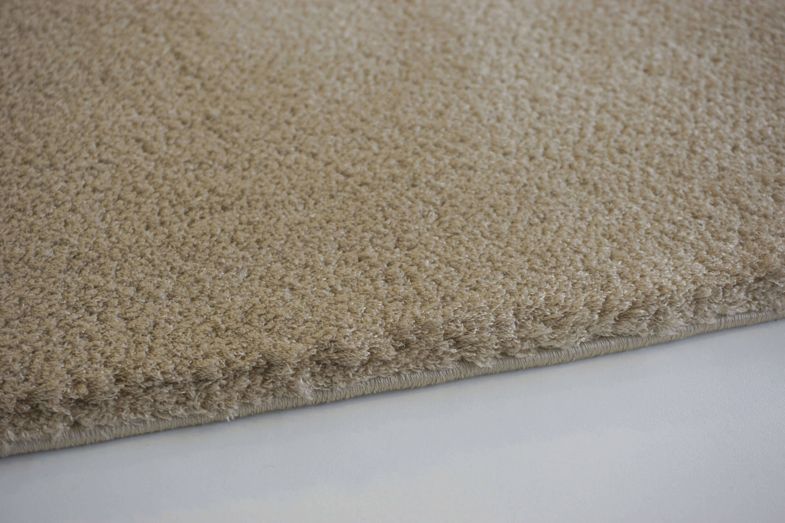 W6673_200_062_New_Livorno_Kante Teppich Uni Salerno 6673 Kuschelteppich Einfarbig