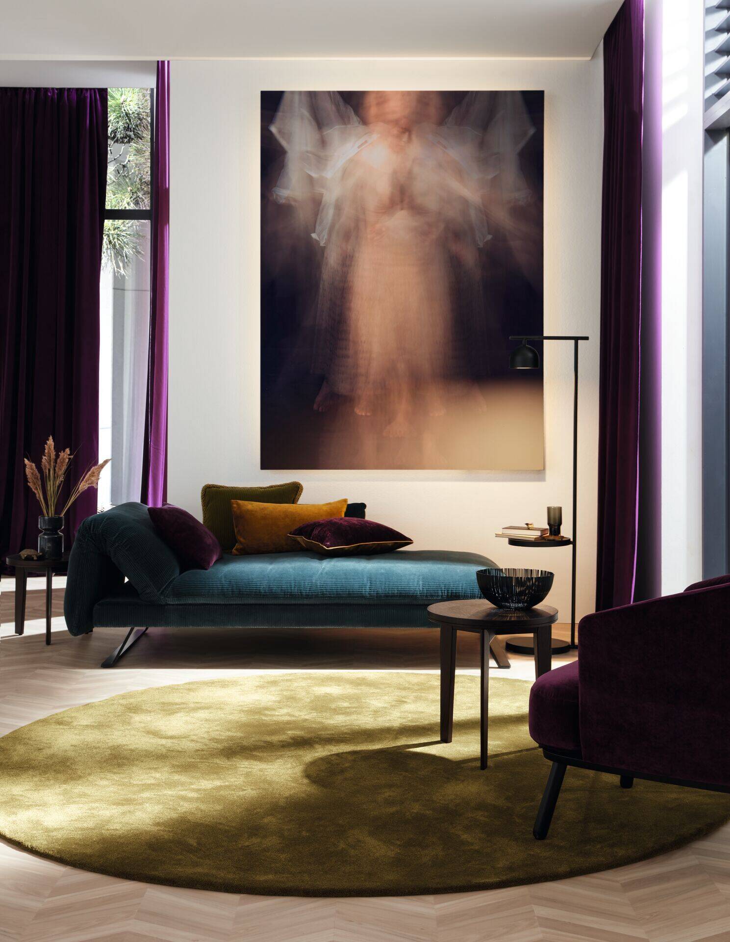 Flacher Wohnteppich mit matter Changierung