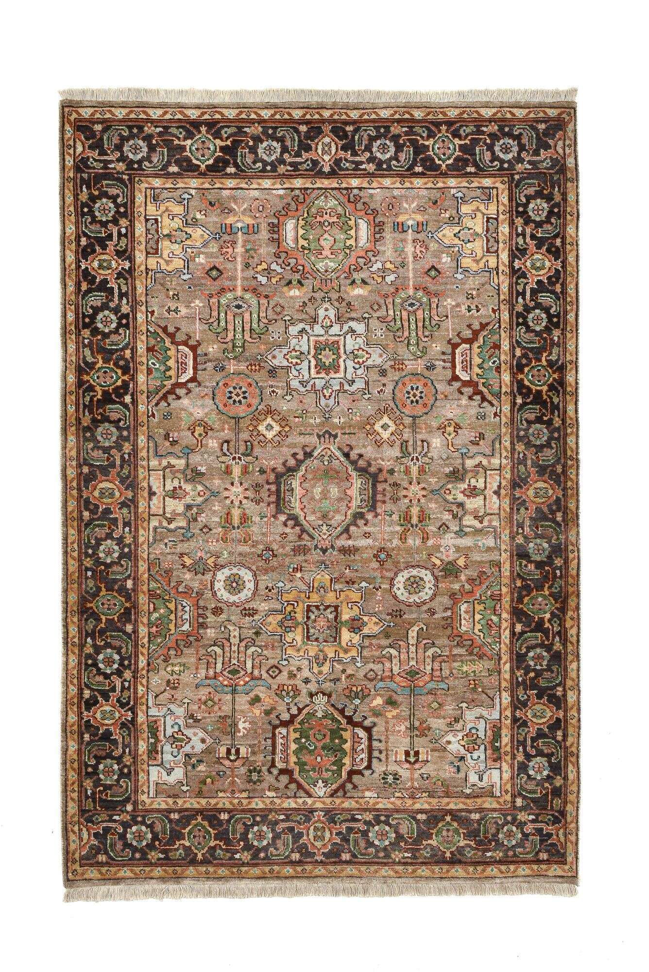 Amara Klassischer Teppich reine Schurwolle Handgeknüpft 119x179cm beige