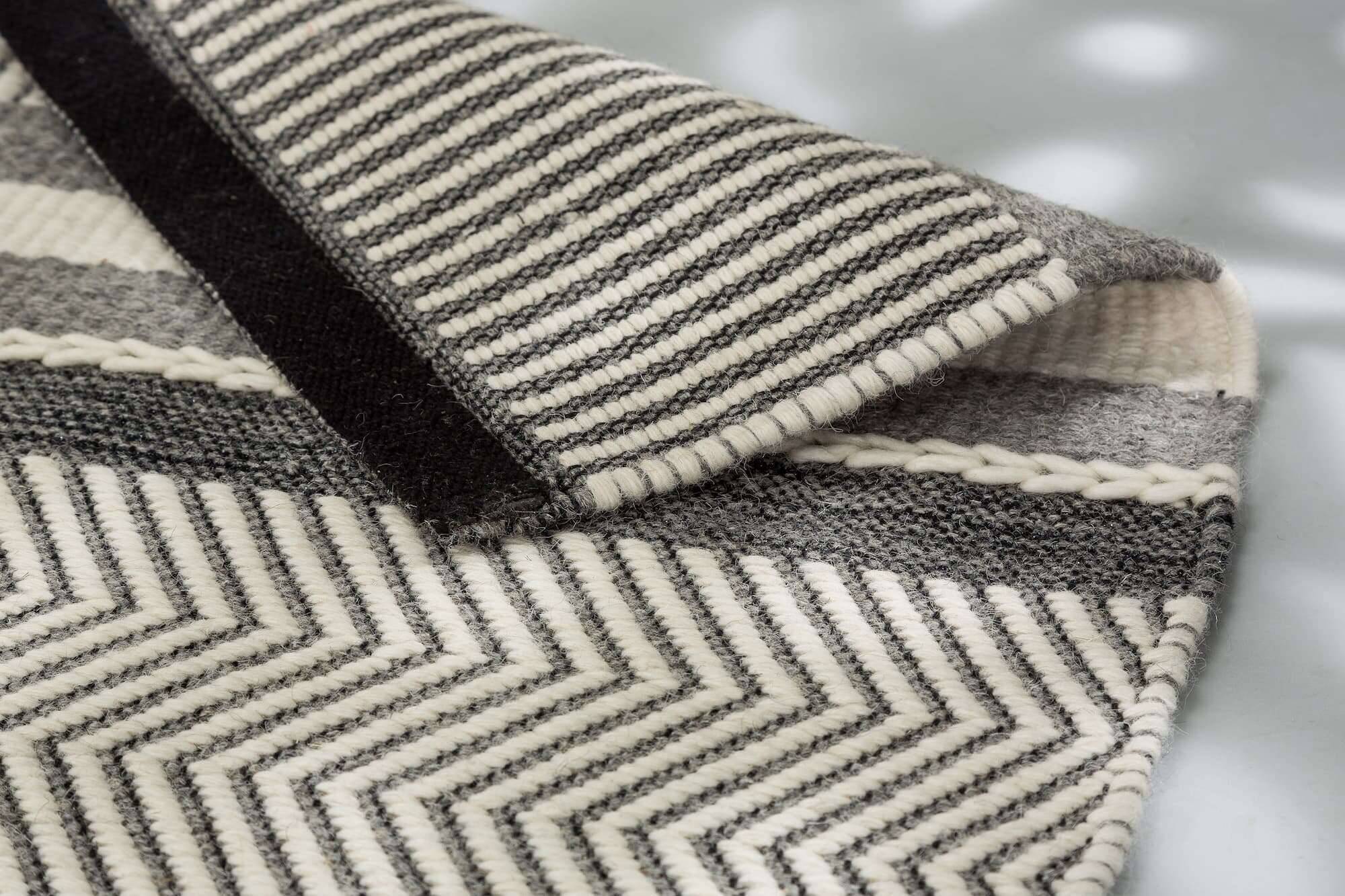 W6430_201_043_Carmen_Detail Carmen 6430-201-043 Handgewebter Kelim Teppich