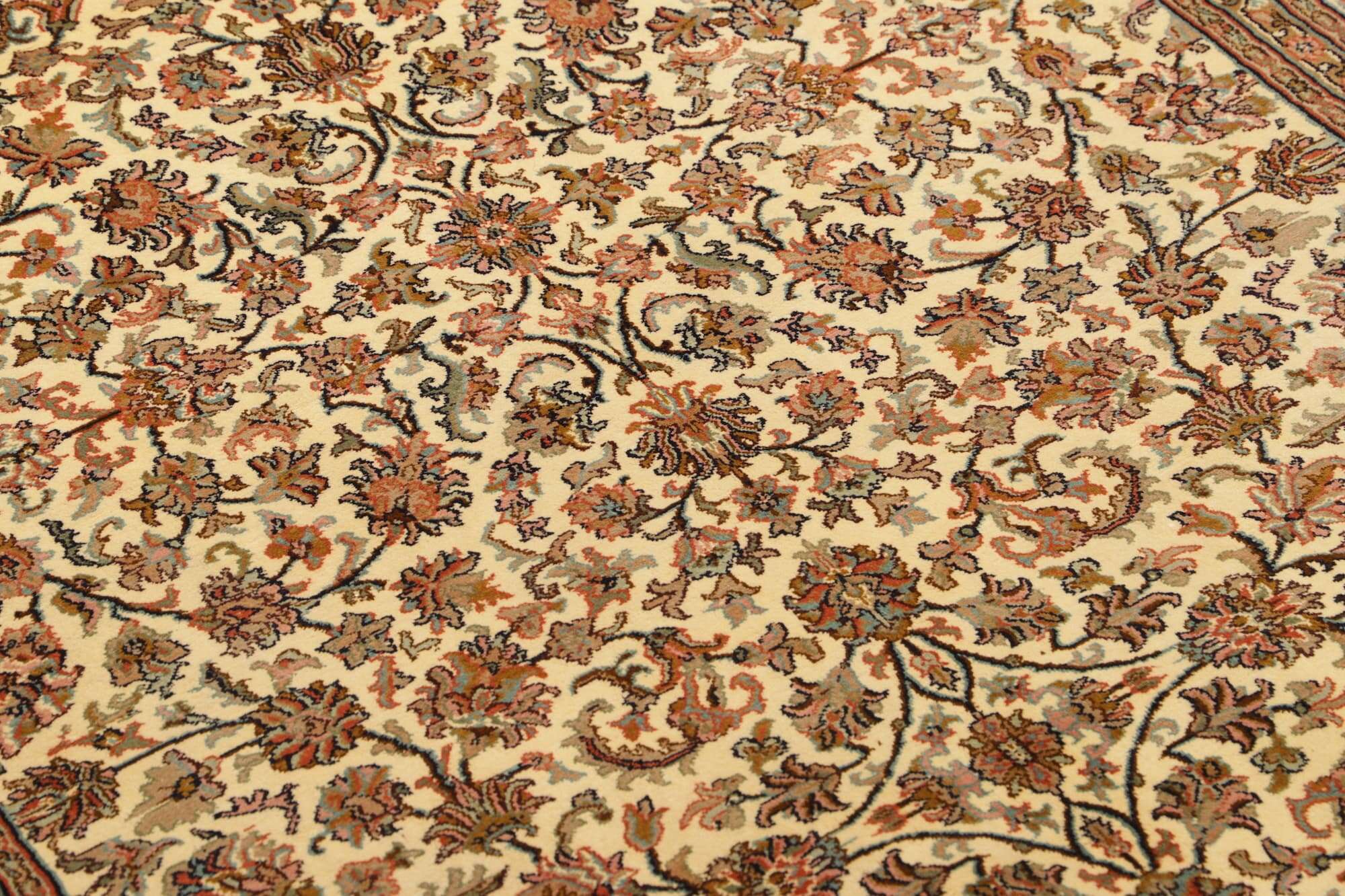 Teppich Kashmir Seide 24/24 Knüpfung 132x190 cm