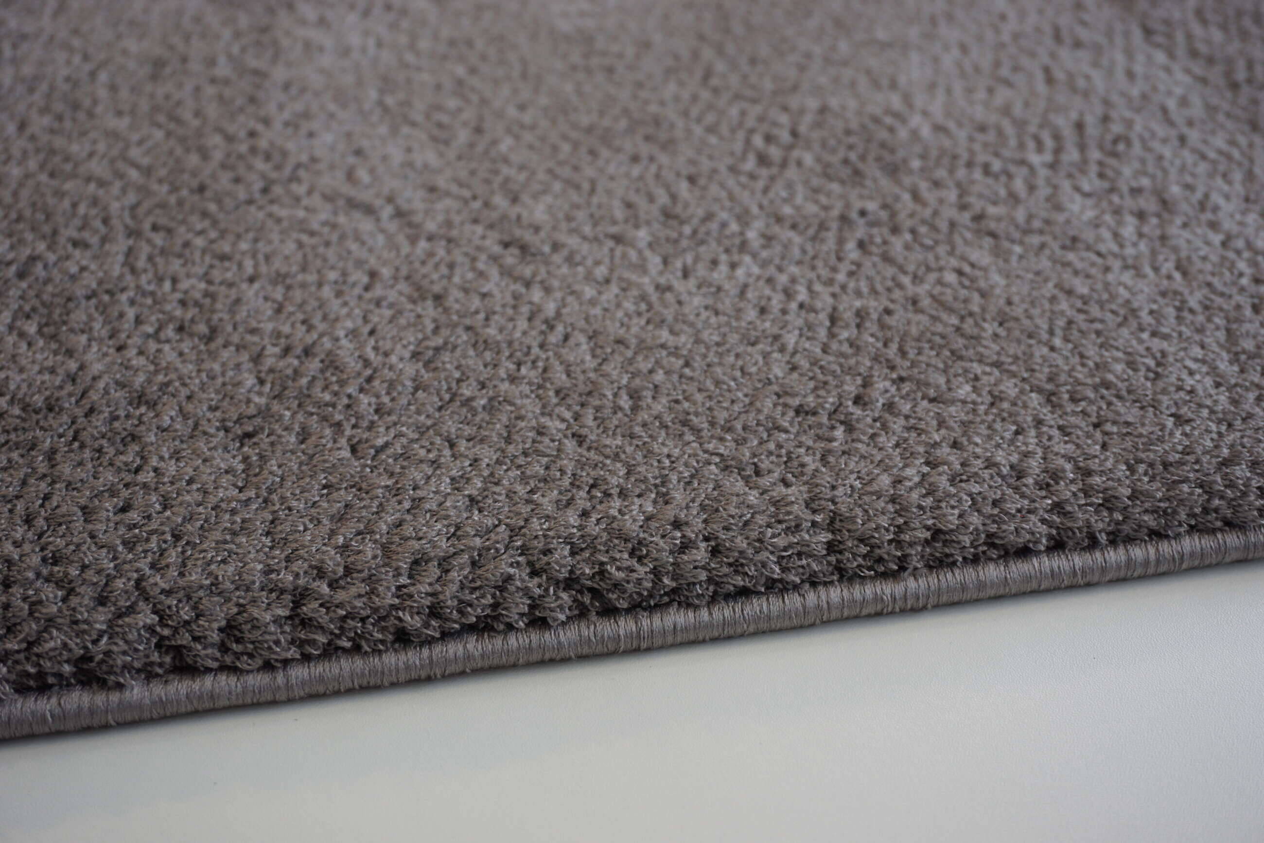 W6673_200_040_New_Livorno_Kante Teppich Uni Salerno 6673 Kuschelteppich Einfarbig