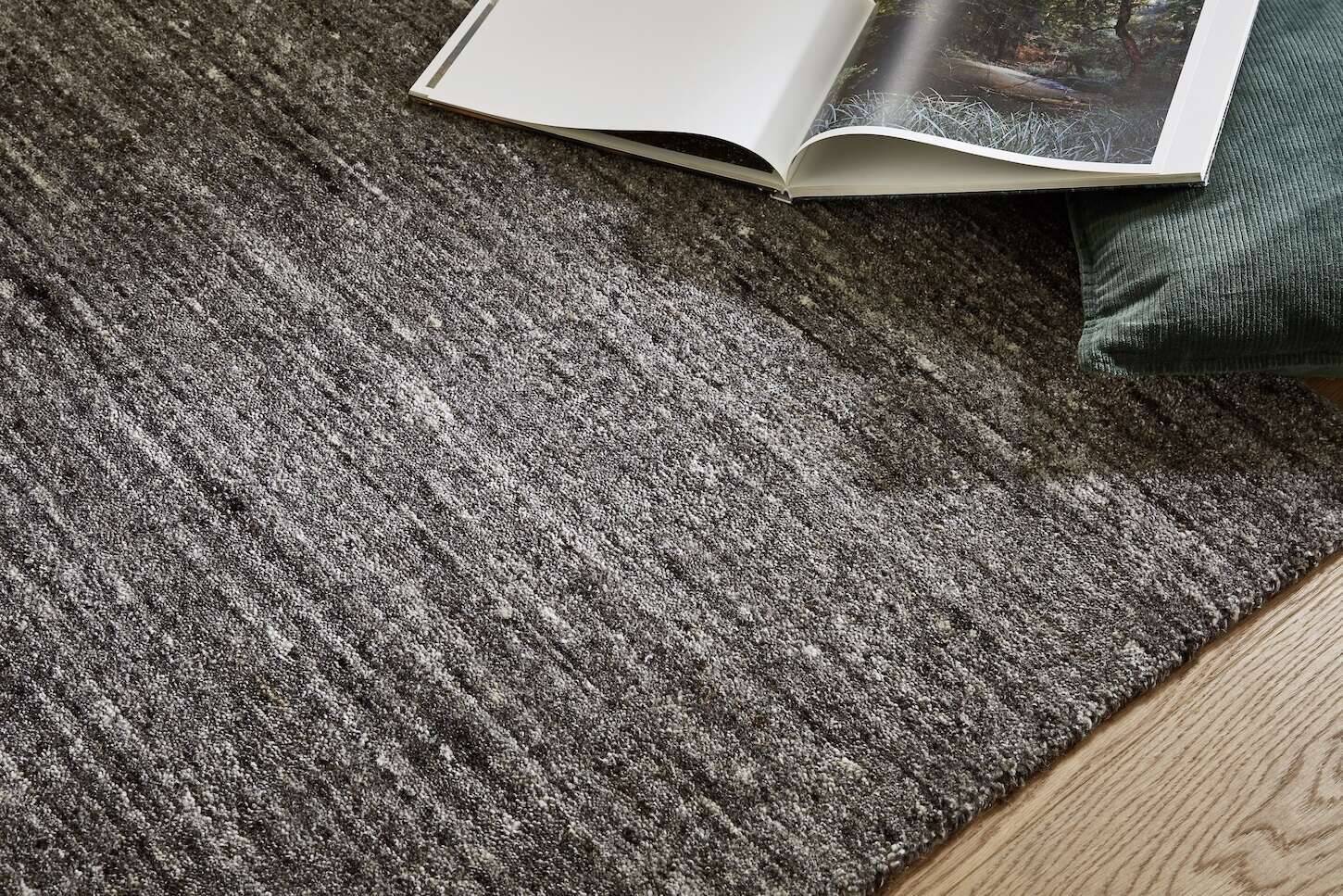 W6676_200_041_Martina_Milieu_Detail Brunello 6676-200-041 Handweb Teppich im Wunschmaß